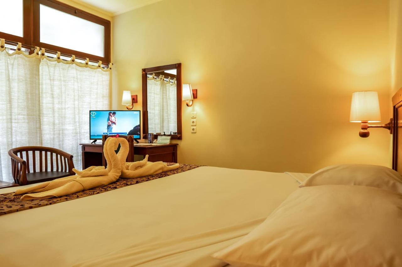 Besakih Beach Hotel Санур Экстерьер фото