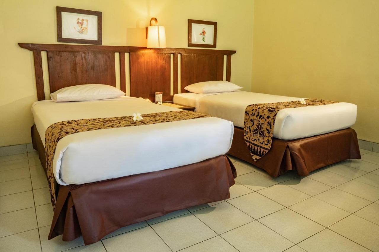 Besakih Beach Hotel Санур Экстерьер фото