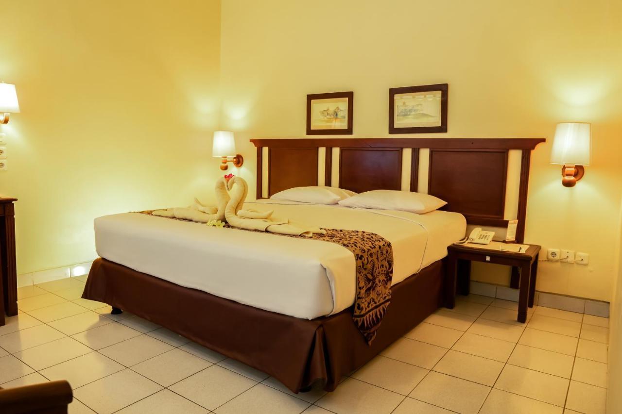 Besakih Beach Hotel Санур Экстерьер фото