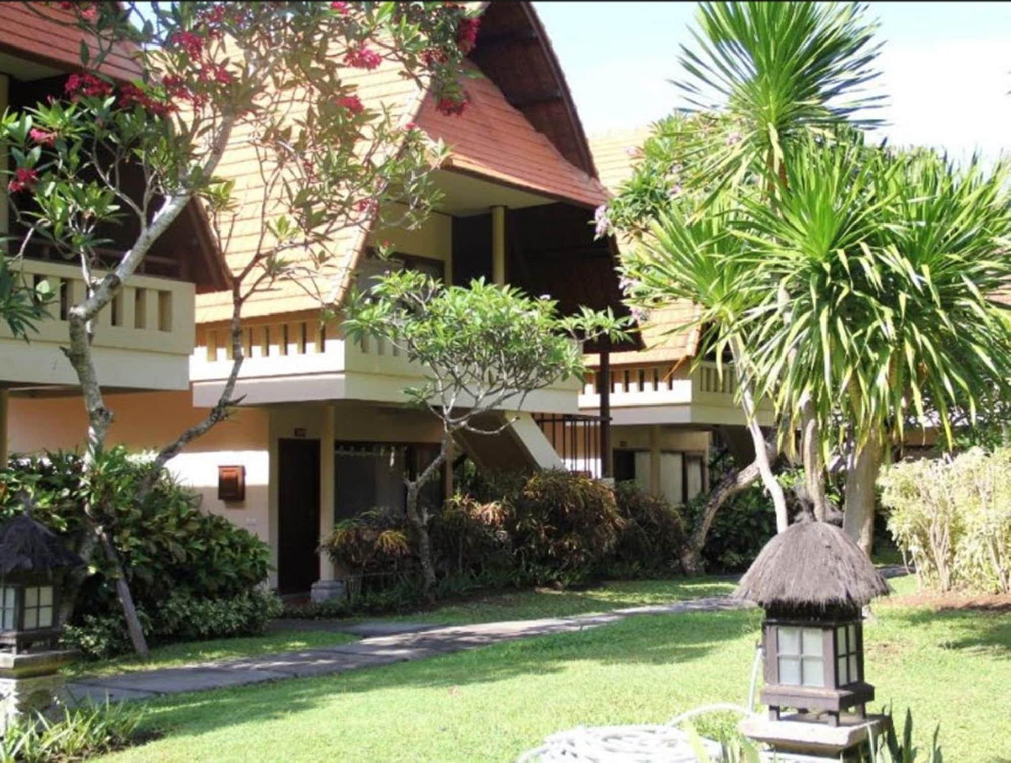 Besakih Beach Hotel Санур Экстерьер фото