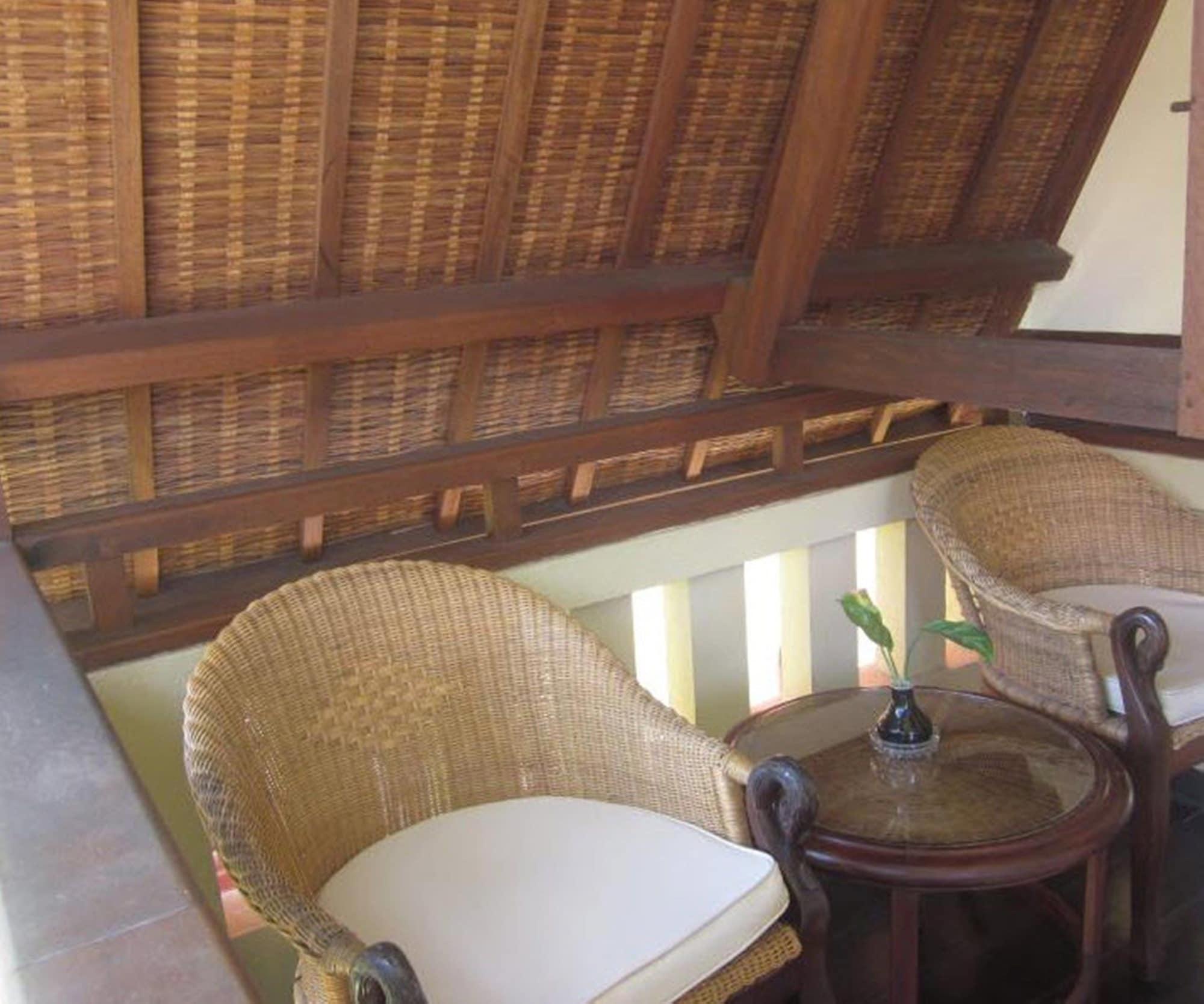 Besakih Beach Hotel Санур Экстерьер фото