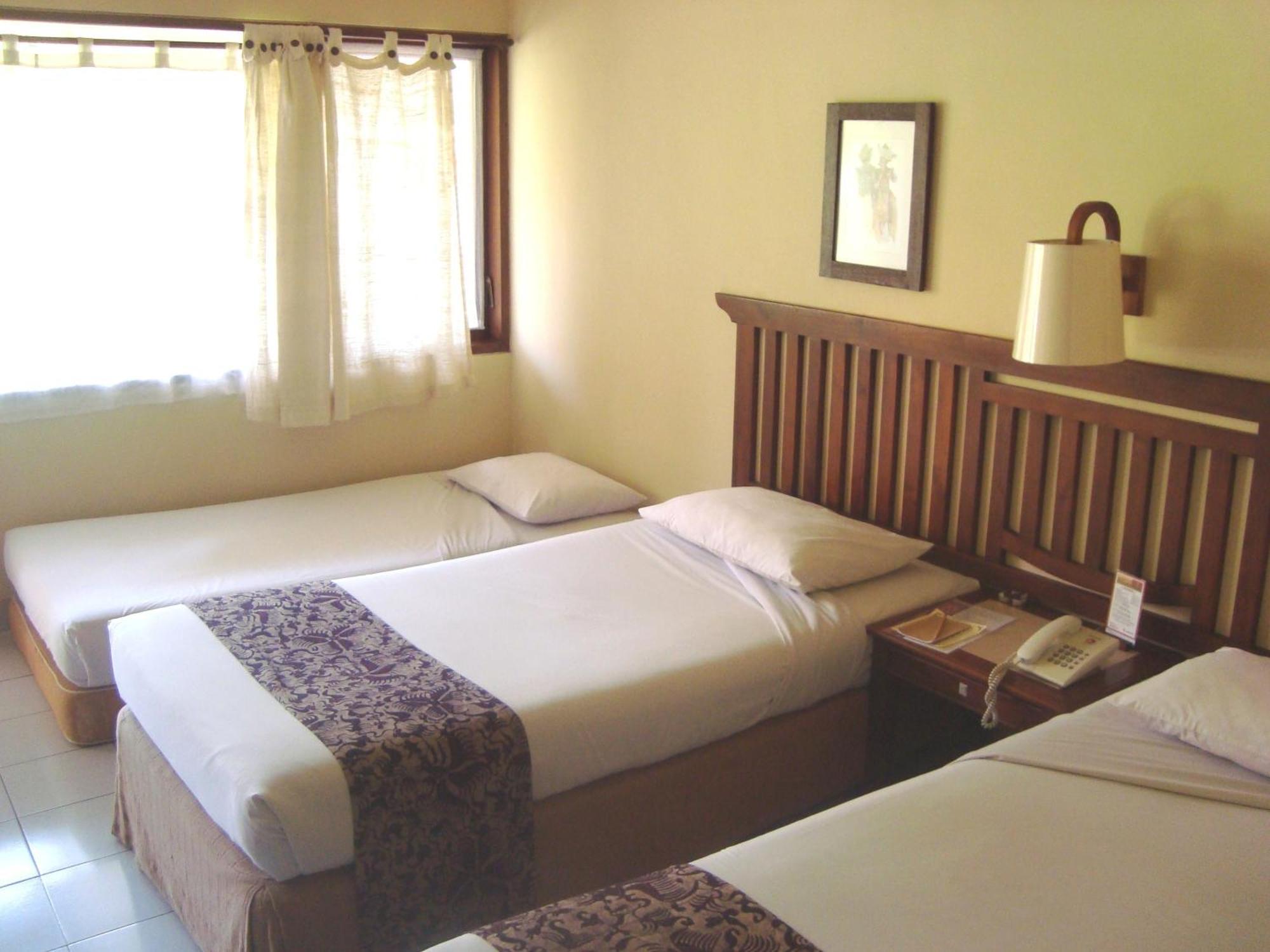 Besakih Beach Hotel Санур Номер фото