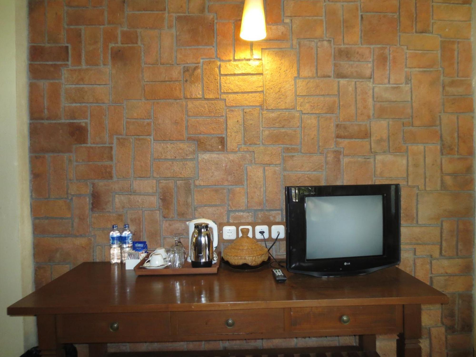 Besakih Beach Hotel Санур Номер фото