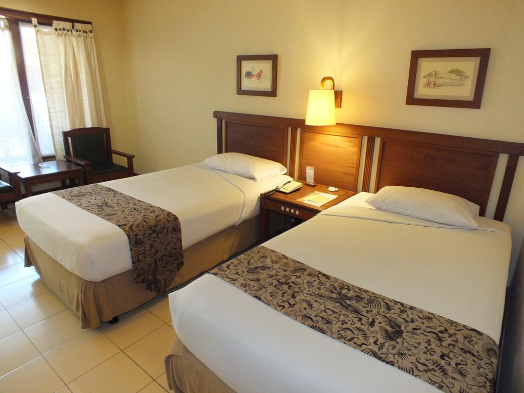 Besakih Beach Hotel Санур Экстерьер фото