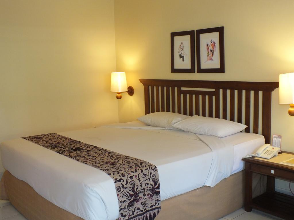Besakih Beach Hotel Санур Экстерьер фото