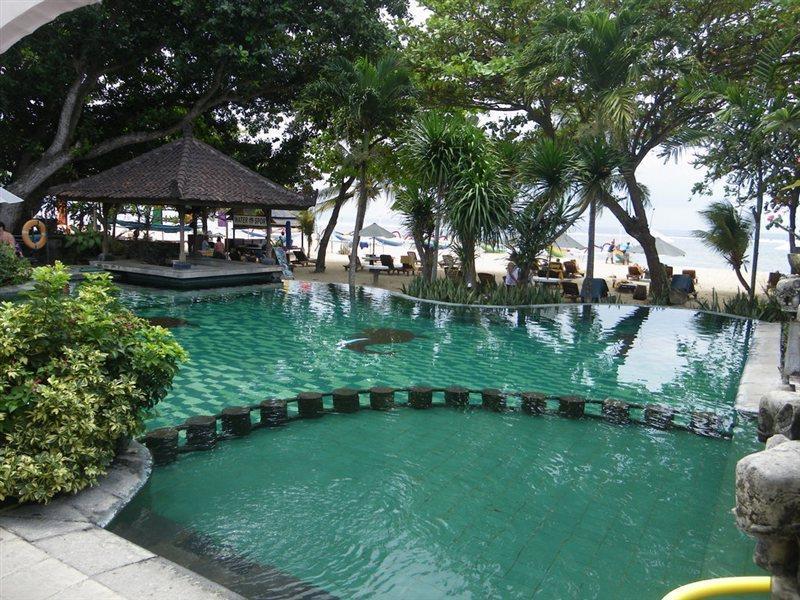 Besakih Beach Hotel Санур Экстерьер фото