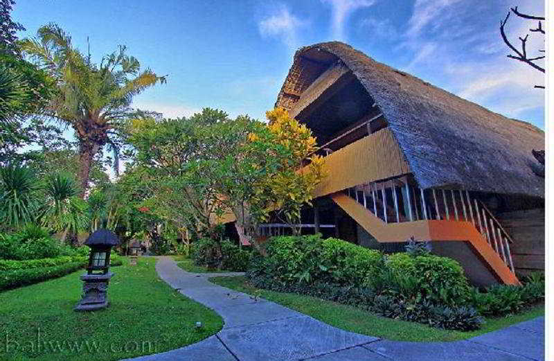 Besakih Beach Hotel Санур Экстерьер фото