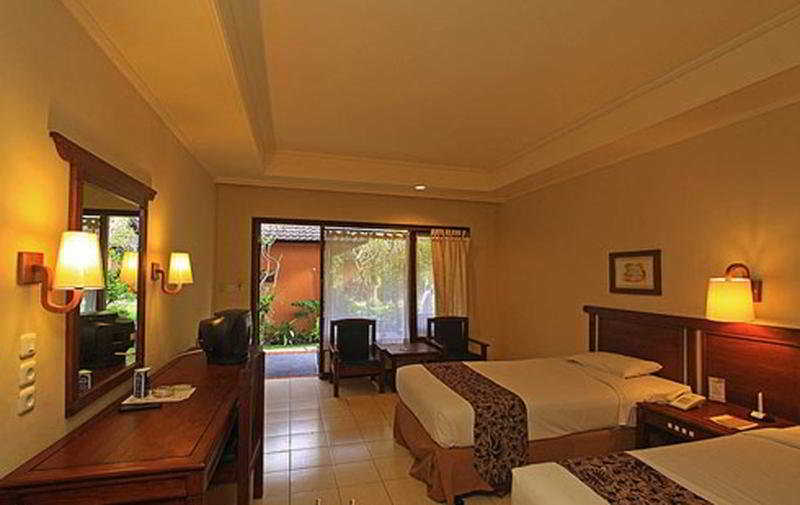 Besakih Beach Hotel Санур Экстерьер фото