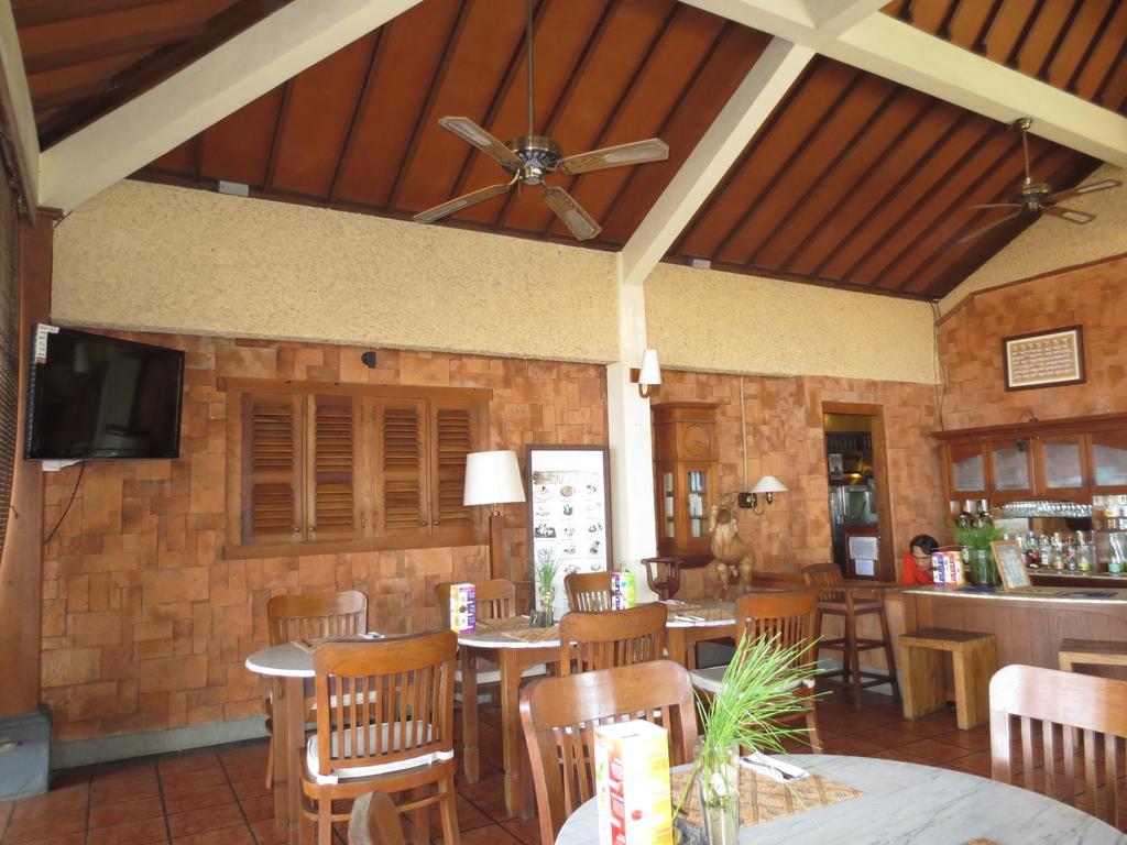 Besakih Beach Hotel Санур Экстерьер фото