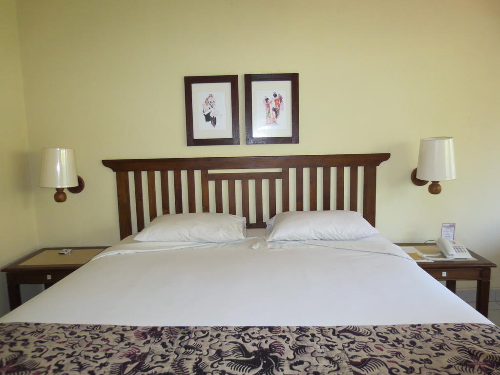 Besakih Beach Hotel Санур Экстерьер фото