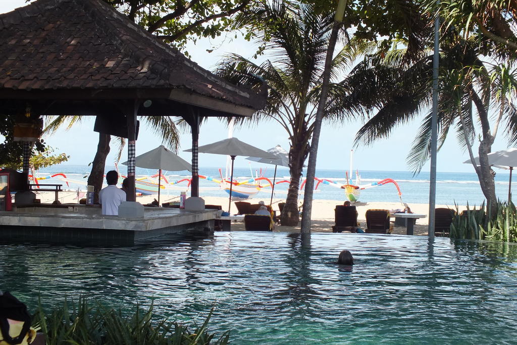 Besakih Beach Hotel Санур Экстерьер фото
